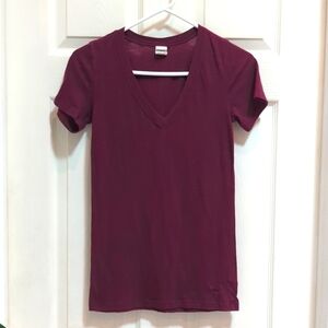 Pink Women's Burgundy Short Sleeve V-Neck Tee Size XS